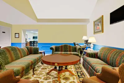 Photo 3 - Days Inn by Wyndham Spartanburg