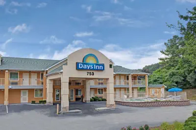 Photo 2 - Days Inn by Wyndham Marietta White Water