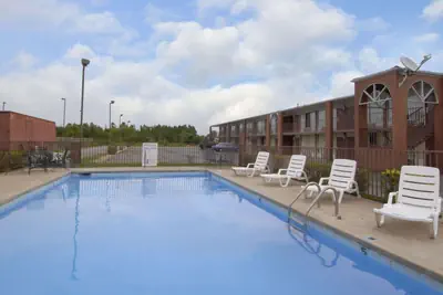 Photo 2 - Days Inn by Wyndham Jonesboro AR