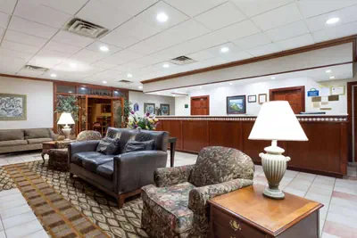 Photo 5 - Clarion Inn Southern Pines - Pinehurst