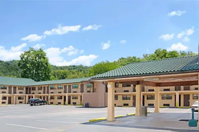 Photo 3 - Days Inn by Wyndham Cherokee Near Casino
