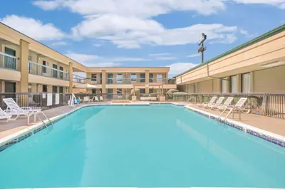 Photo 2 - Park Inn by Radisson, Attalla-Gadsden