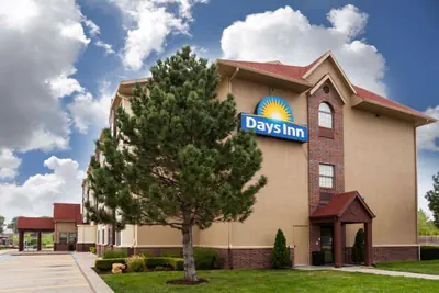 Photo 4 - Days Inn by Wyndham near Kansas Speedway