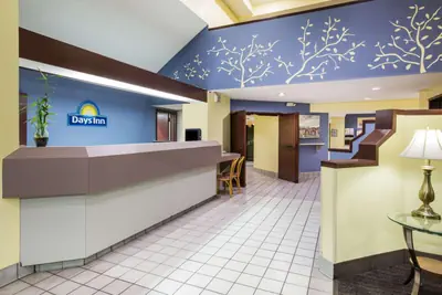Photo 4 - Days Inn by Wyndham Blue Springs