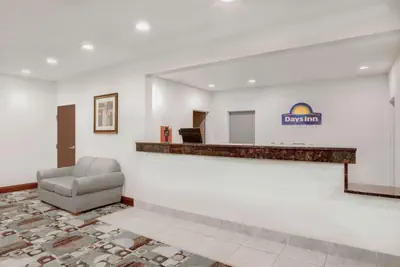 Photo 2 - Days Inn by Wyndham Carroll