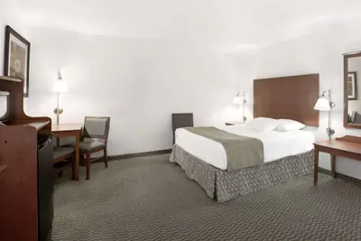 Photo 4 - Days Inn by Wyndham Carroll