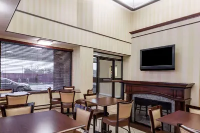 Photo 2 - Days Inn by Wyndham Utica