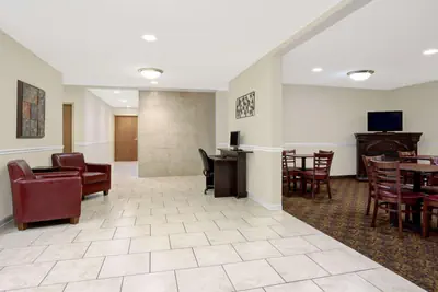 Photo 2 - Days Inn by Wyndham Greensboro NC