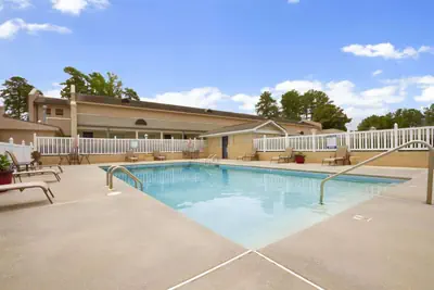 Photo 3 - Days Inn by Wyndham Alexander City