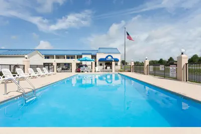 Photo 2 - Rodeway Inn High Point - Archdale