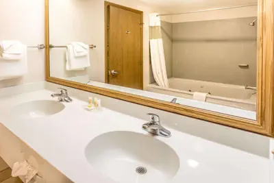 Photo 5 - Studio 6 Suites - Tiffin, OH