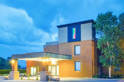 Photo 4 - Super 8 by Wyndham Plattsburgh