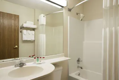 Photo 3 - Ramada Limited by Wyndham, Bloomington I-55 & I-74 IL
