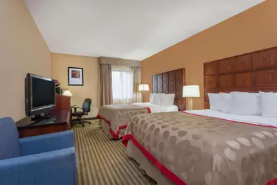 Photo 3 - Ramada by Wyndham Columbus North