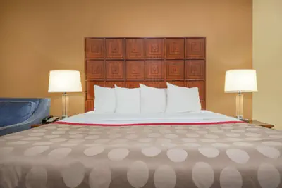 Photo 5 - Ramada by Wyndham Columbus North