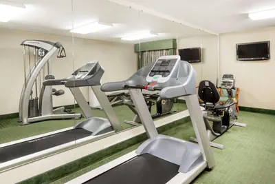 Photo 4 - Ramada by Wyndham Columbia