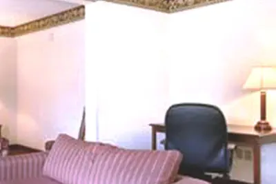 Photo 2 - Jesup Inn & Suites
