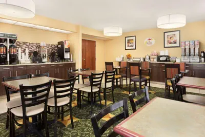 Photo 3 - Super 8 by Wyndham Westminster Denver North