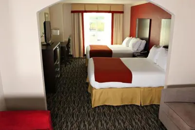 Photo 2 - Holiday Inn Express Hotel & Suites - Sumter by IHG