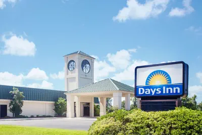 Photo 3 - Days Inn by Wyndham Metter