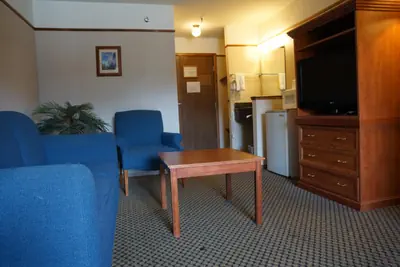 Photo 3 - Luxury Inn & Suites