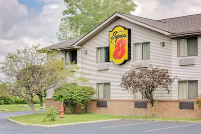 Photo 2 - Super 8 by Wyndham Mentor/Cleveland Area