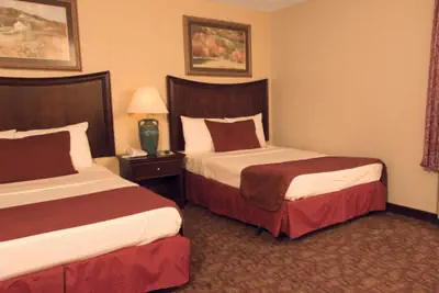 Photo 4 - Lamplighter Inn-South