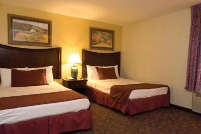 Photo 3 - Lamplighter Inn-South