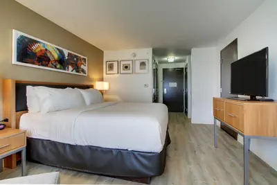 Photo 5 - Holiday Inn & Suites Peoria At Grand Prairie by IHG