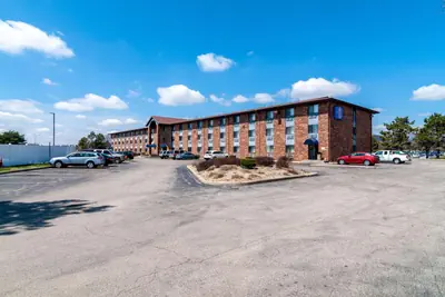 Photo 3 - Motel 6-Naperville, IL