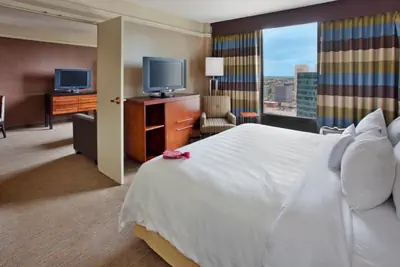 Photo 2 - Crowne Plaza Kansas City Downtown by IHG