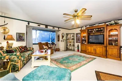 Photo 4 - Matthews Manor Bed & Breakfast