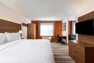 Photo 3 - Holiday Inn Express Chapel Hill by IHG