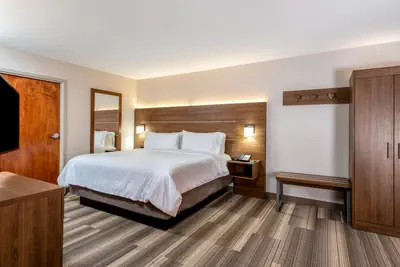 Photo 5 - Holiday Inn Express Chapel Hill by IHG