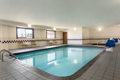Photo 5 - Baymont by Wyndham Salina