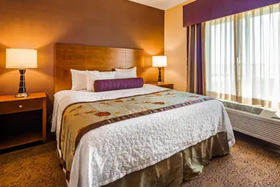 Photo 3 - Best Western Plus Carousel Inn & Suites Burlington