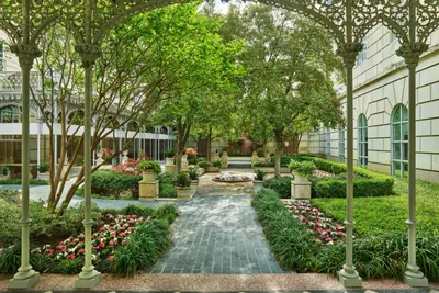 Photo 5 - Hotel Crescent Court