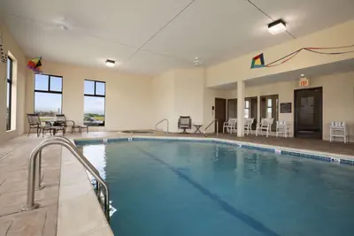 Photo 4 - Super 8 by Wyndham Perryville