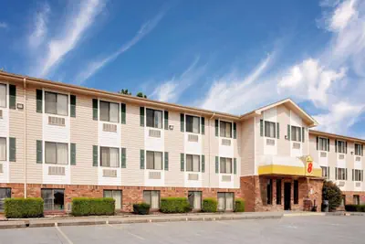 Photo 2 - Super 8 by Wyndham Fayetteville