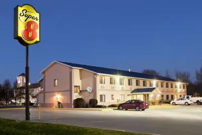 Photo 2 - Super 8 by Wyndham Danville