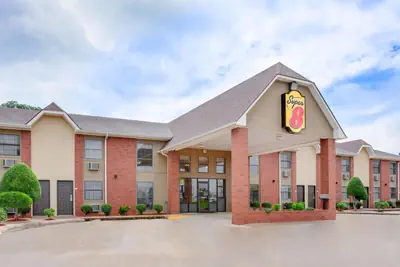 Photo 2 - Super 8 by Wyndham Morrilton