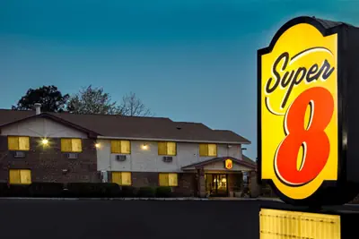Photo 2 - Super 8 by Wyndham Greenville