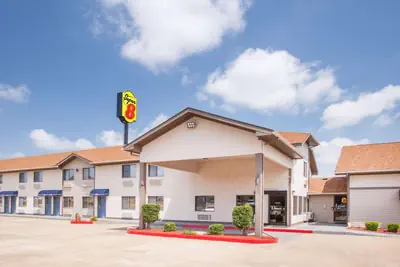 Photo 2 - Super 8 by Wyndham Van Buren/Ft. Smith Area