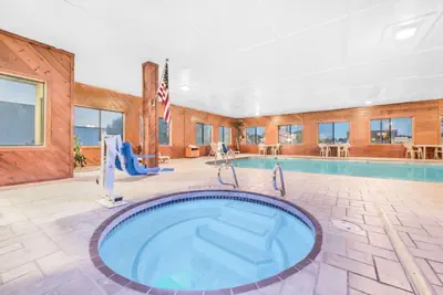 Photo 5 - Super 8 by Wyndham Ottumwa