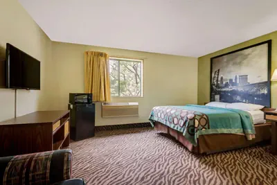 Photo 5 - Super 8 by Wyndham Mentor/Cleveland Area