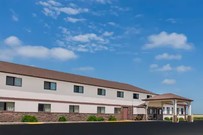 Photo 2 - Western Inn & Suite Grinnell IA