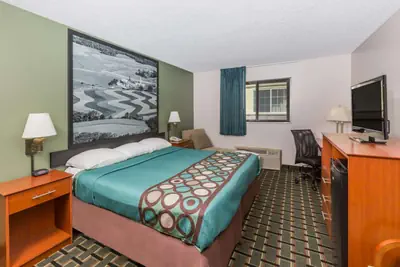 Photo 5 - Super 8 by Wyndham Osceola IA