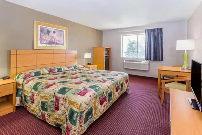 Photo 4 - Super 8 by Wyndham Joliet I-55 N/Chicago