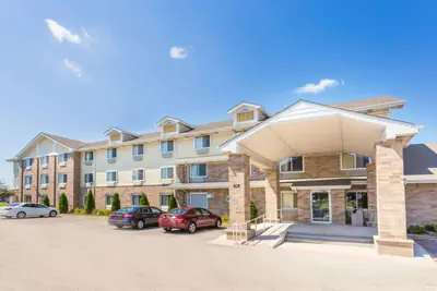 Photo 2 - Super 8 by Wyndham Joliet I-55 N/Chicago