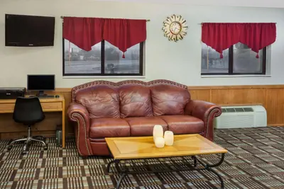 Photo 3 - Super 8 by Wyndham Muscatine